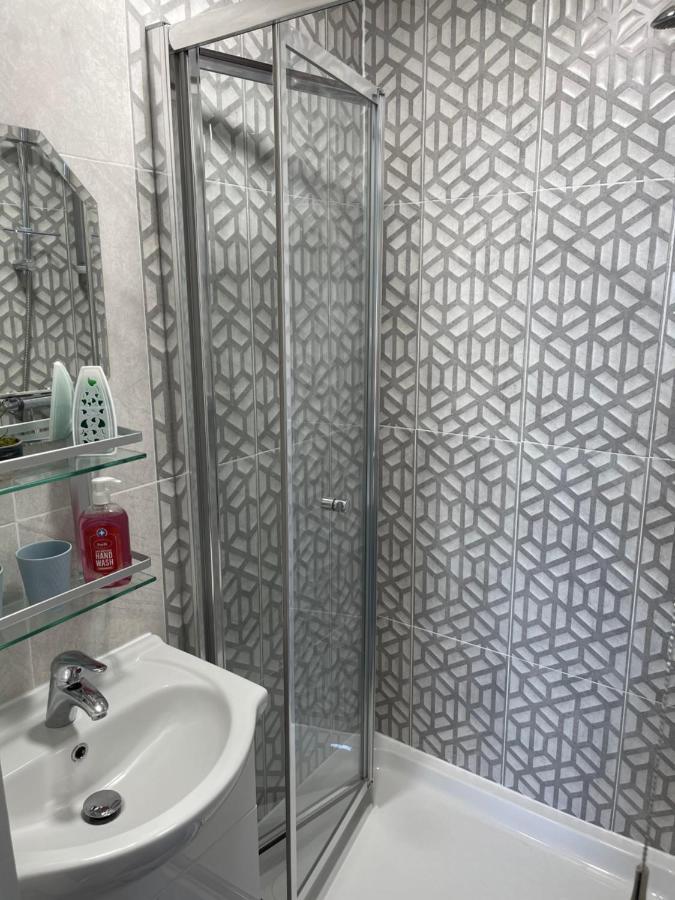 "The Parlour" Seafront Apartment Истбурн Экстерьер фото